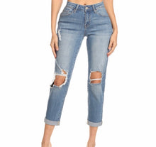 Load image into Gallery viewer, Becca boyfriend jeans
